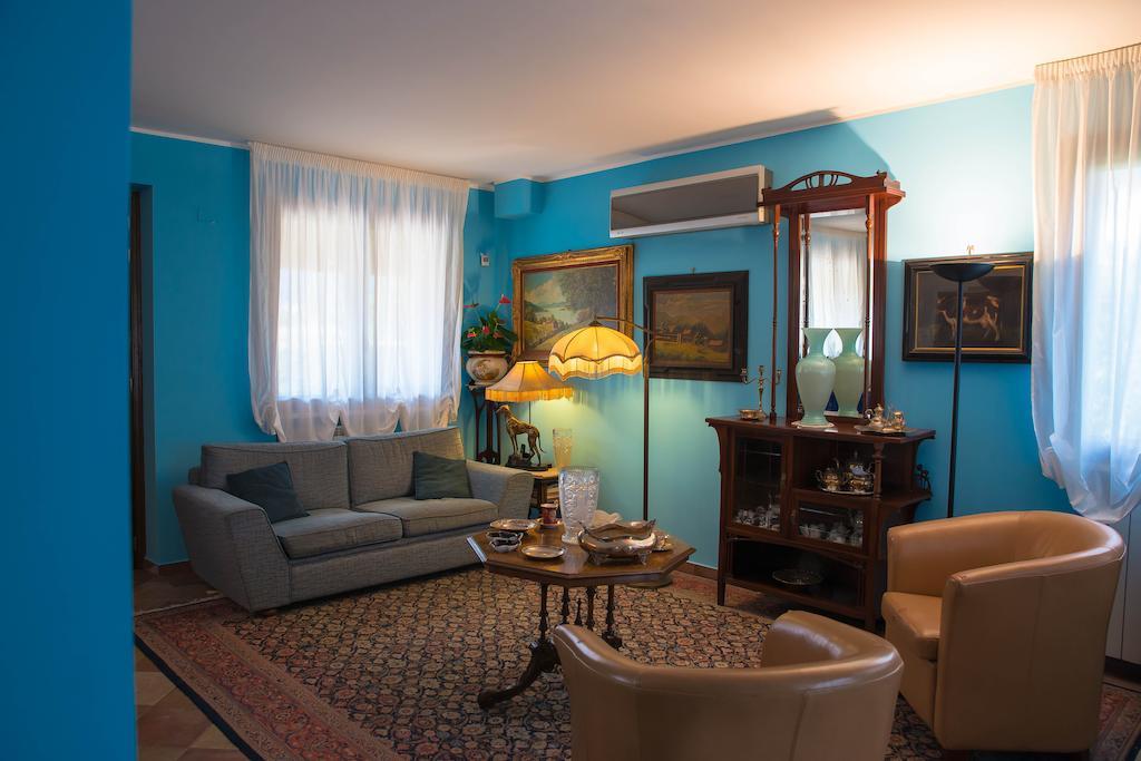 Villa Dal Barone Vincenti Isola delle Femmine Habitación foto